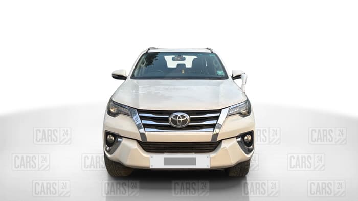 2017 Toyota Fortuner 2.8 4X2 MT, Diesel, Manual, 67,899 km, Front