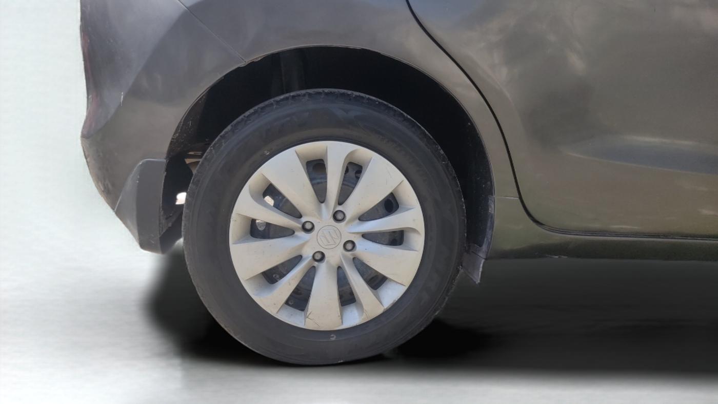 2015 Maruti Baleno DELTA DIESEL 1.3, Diesel, Manual, 52,948 km, Right Rear Wheel