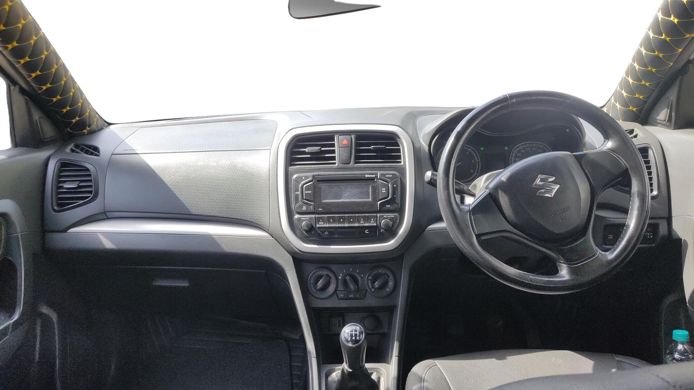 2017 Maruti Vitara Brezza LDI (O), Diesel, Manual, 70,307 km, Dashboard
