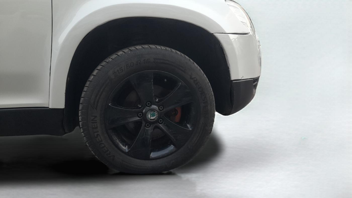 2014 Skoda Yeti AMBIENTE, Diesel, Manual, 81,000 km, Right Front Wheel