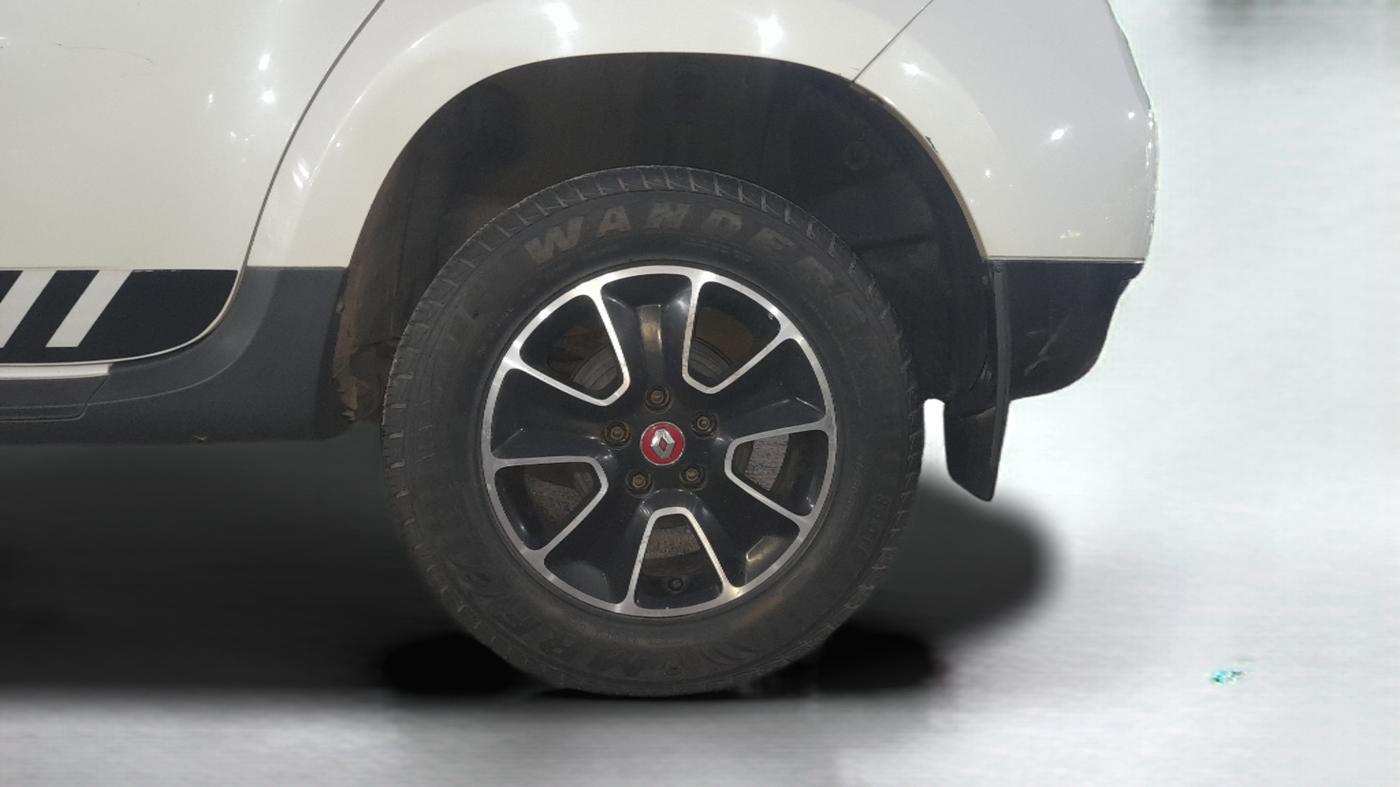 2017 Renault Duster RXS CVT, Petrol, Automatic, 46,200 km, Left Rear Wheel