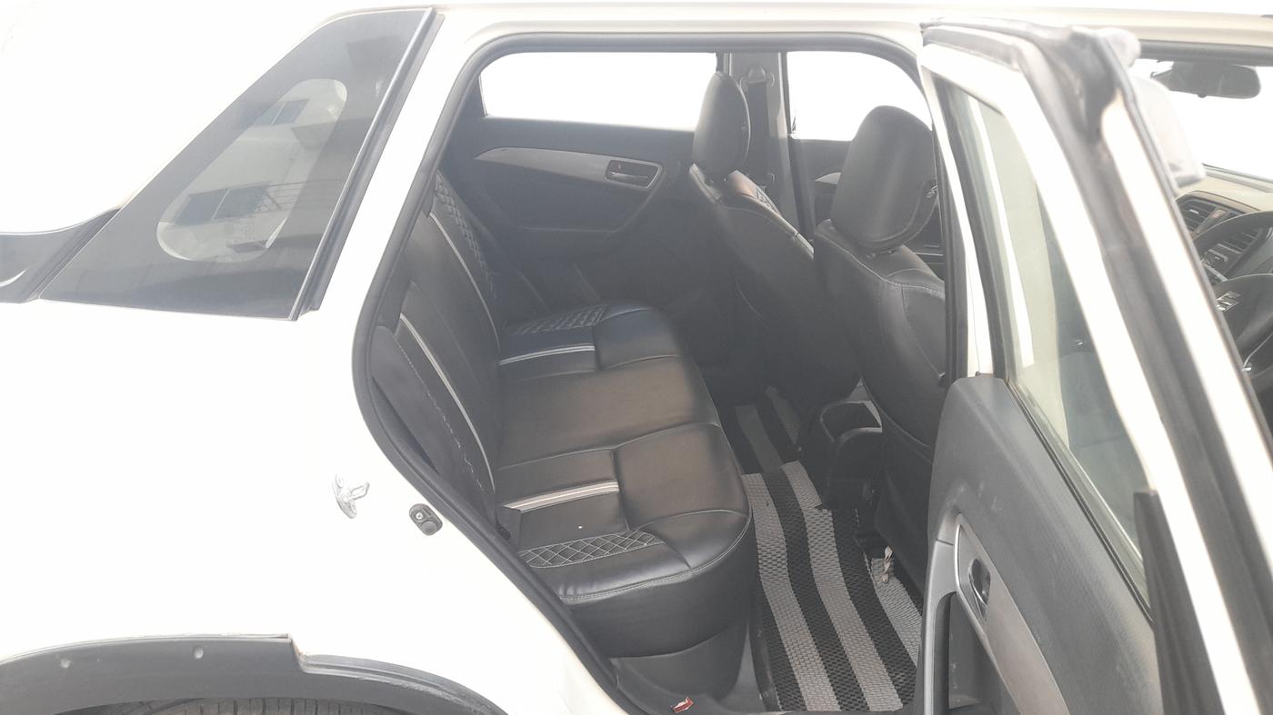 2016 Maruti Vitara Brezza ZDI, Diesel, Manual, 86,301 km, Right Side Rear Door Cabin
