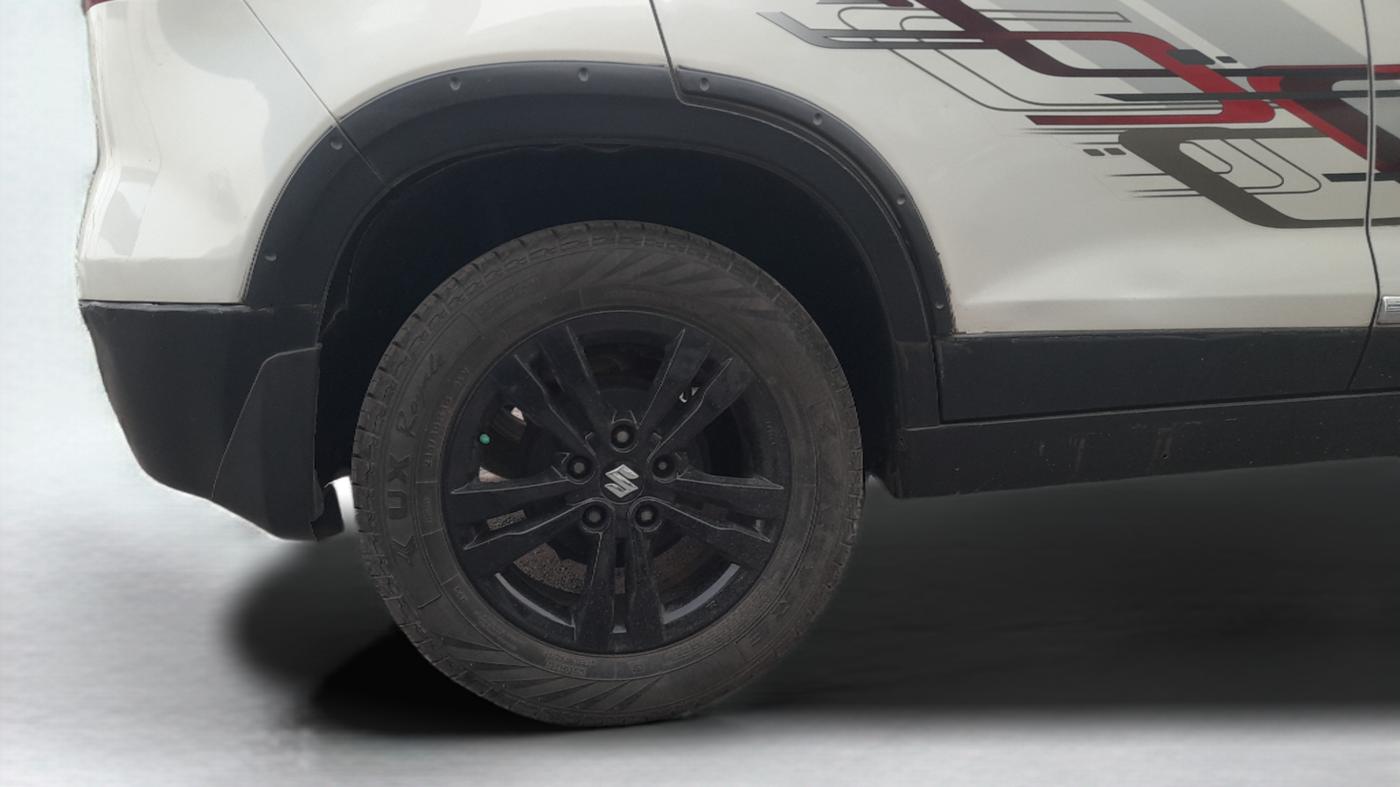 2016 Maruti Vitara Brezza ZDI, Diesel, Manual, 86,301 km, Right Rear Wheel
