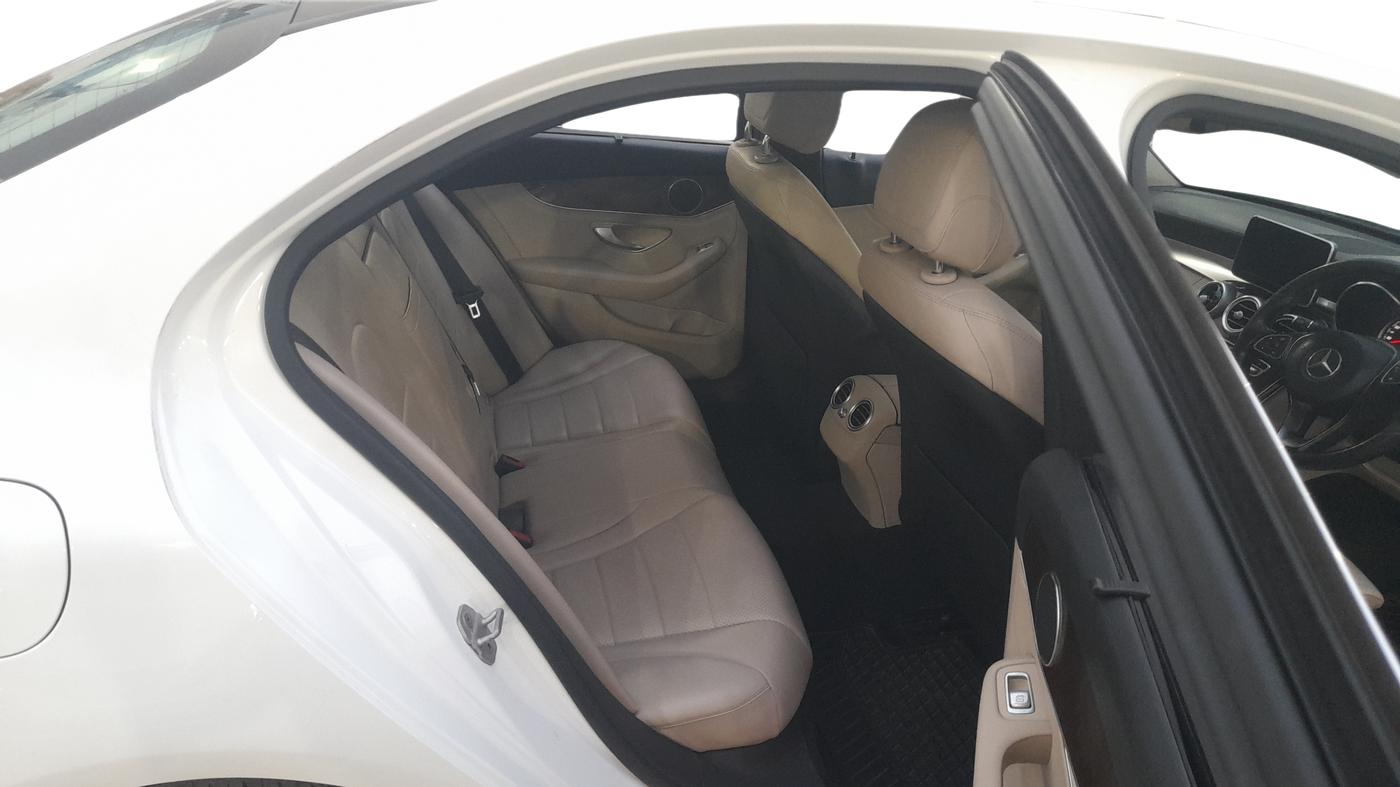 2015 Mercedes Benz C Class C 220 CDI AVANTGARDE, Diesel, Automatic, 83,357 km, Right Side Rear Door Cabin