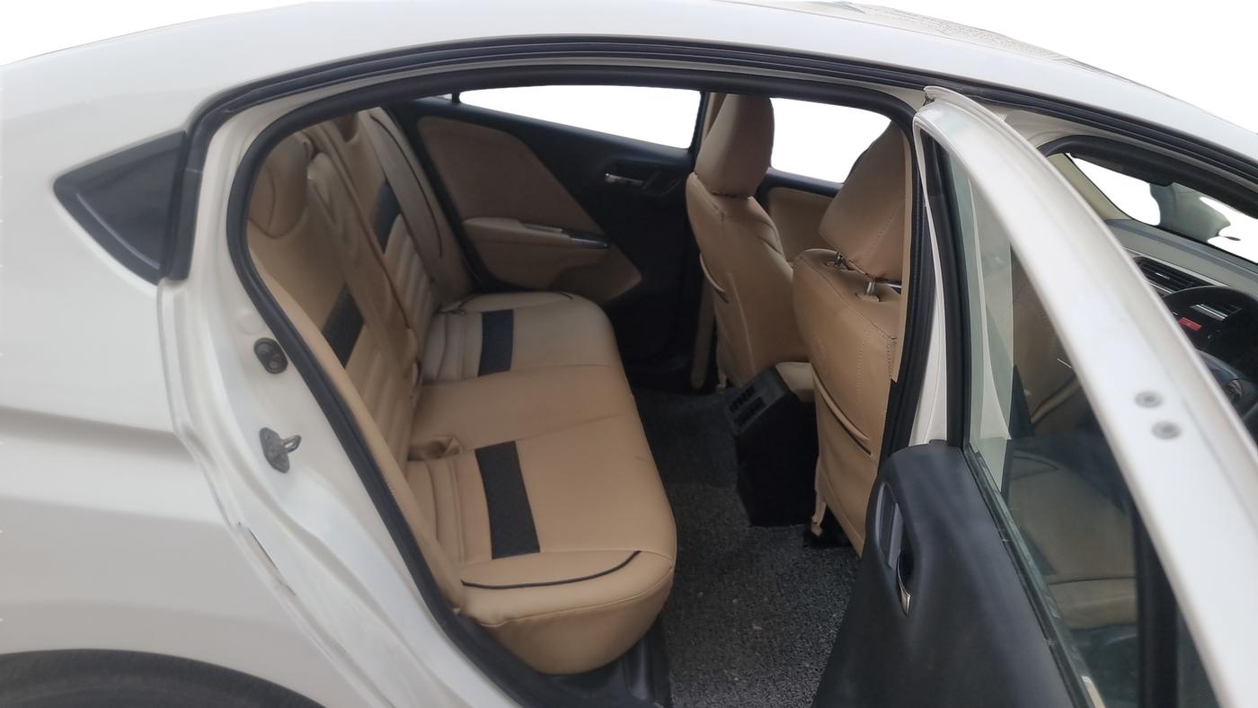 2015 Honda City 1.5L I-DTEC V, Diesel, Manual, 82,756 km, Right Side Rear Door Cabin