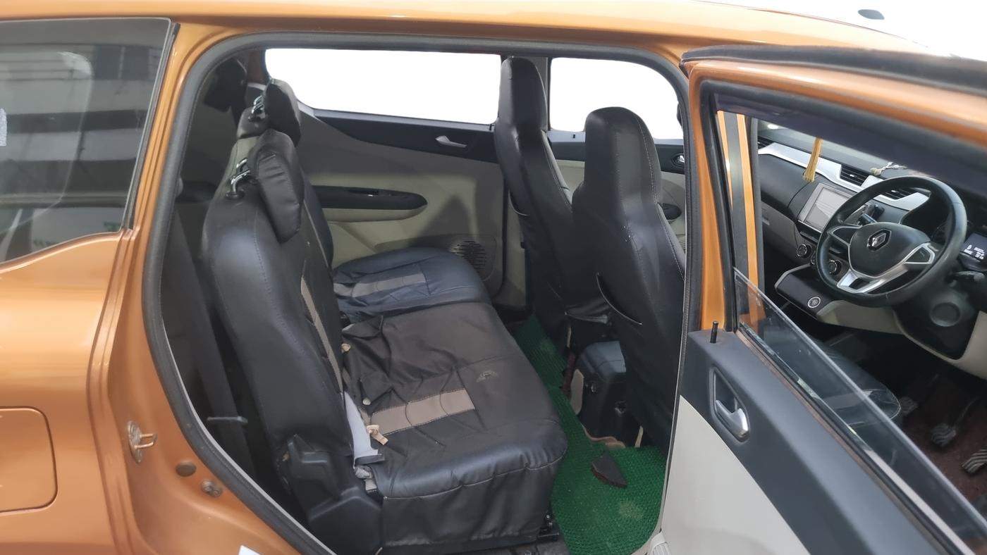 2019 Renault TRIBER RXZ, Petrol, Manual, 86,800 km, Right Side Rear Door Cabin