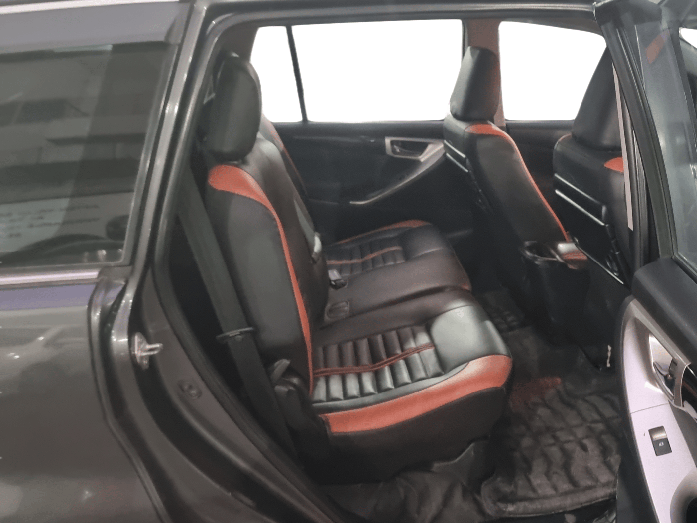 2017 Toyota Innova Crysta 2.4 VX 7 STR, Diesel, Manual, 1,38,979 km, Right Side Rear Door Cabin