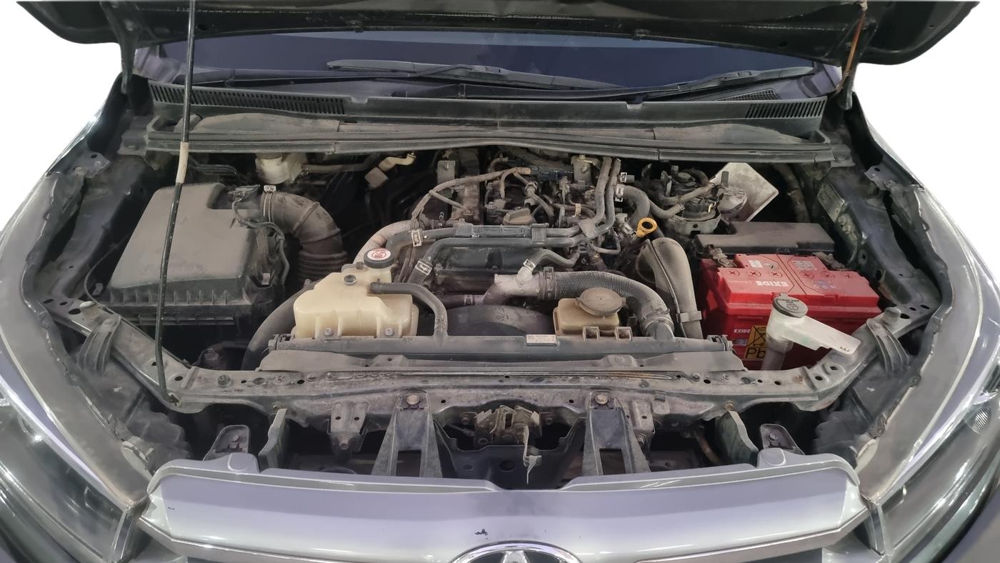 2017 Toyota Innova Crysta 2.4 VX 7 STR, Diesel, Manual, 1,38,979 km, Open Bonnet