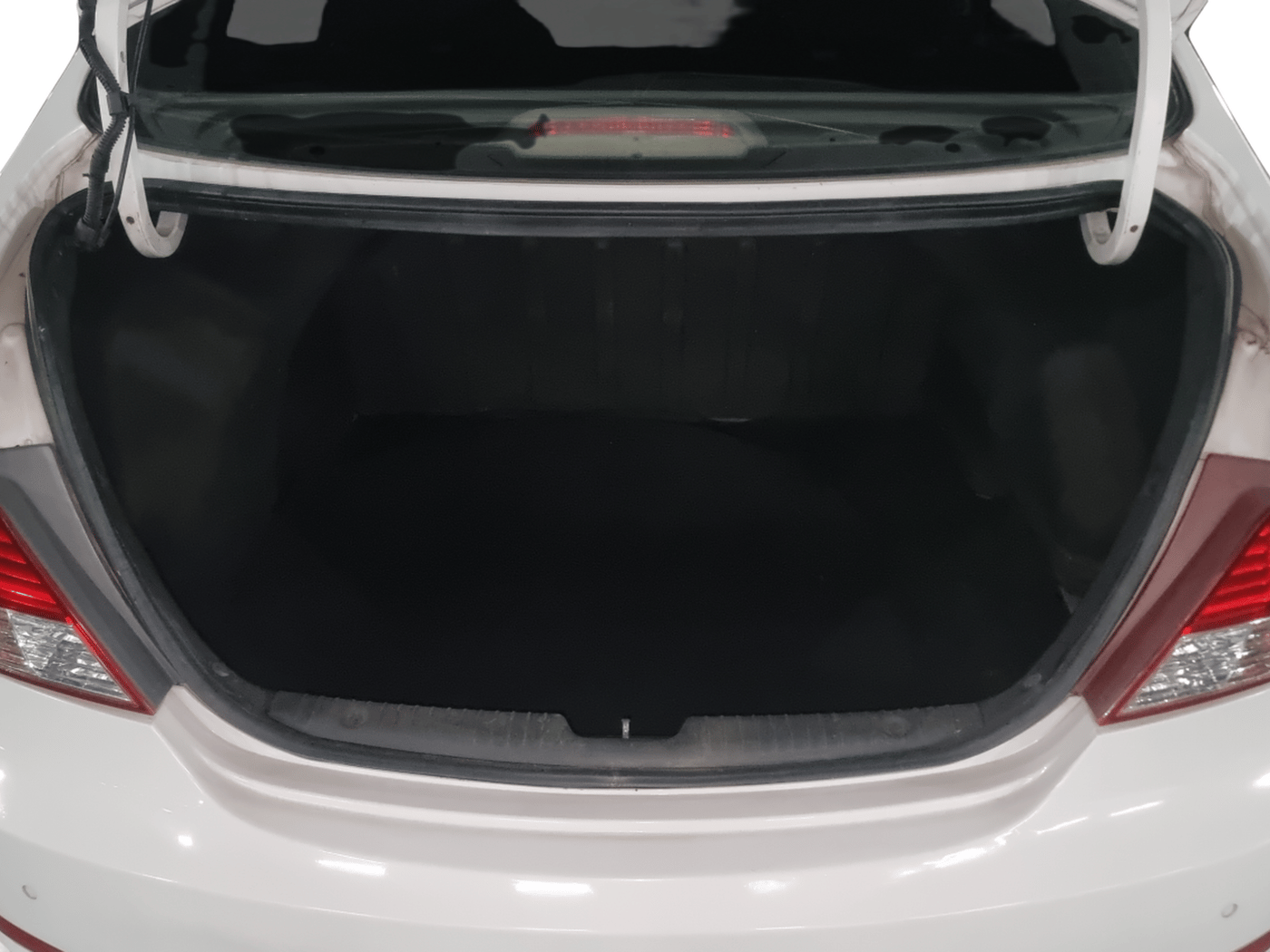 2014 Hyundai Verna FLUIDIC 1.6 VTVT SX AT, Petrol, Automatic, 82,440 km, Boot Inside