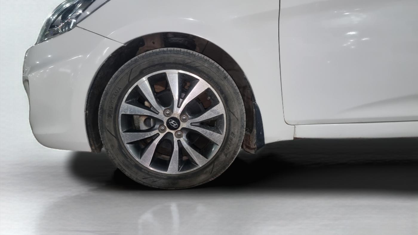 2014 Hyundai Verna FLUIDIC 1.6 VTVT SX AT, Petrol, Automatic, 82,440 km, Left Front Wheel
