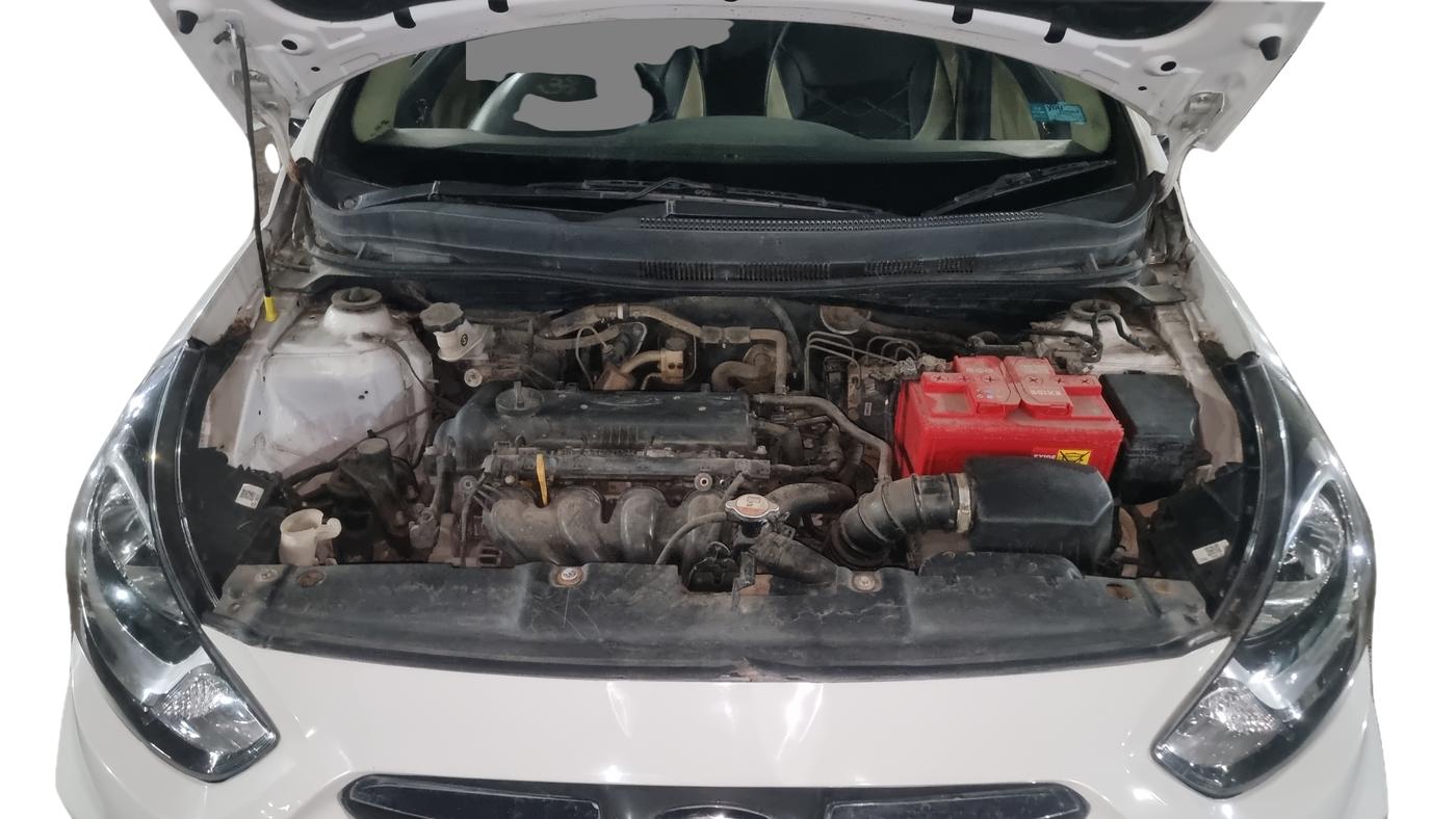 2014 Hyundai Verna FLUIDIC 1.6 VTVT SX AT, Petrol, Automatic, 82,440 km, Open Bonnet