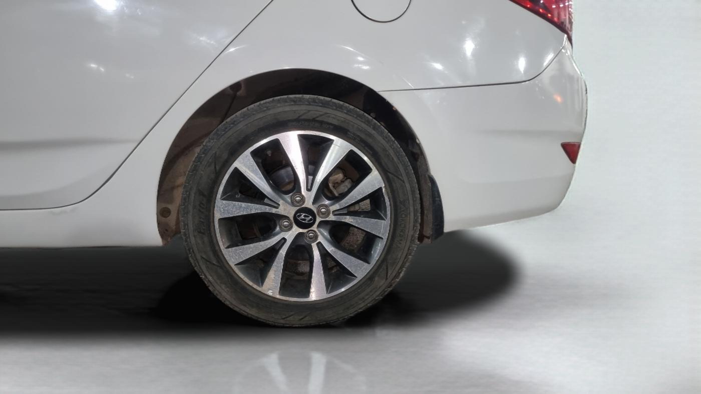 2014 Hyundai Verna FLUIDIC 1.6 VTVT SX AT, Petrol, Automatic, 82,440 km, Left Rear Wheel