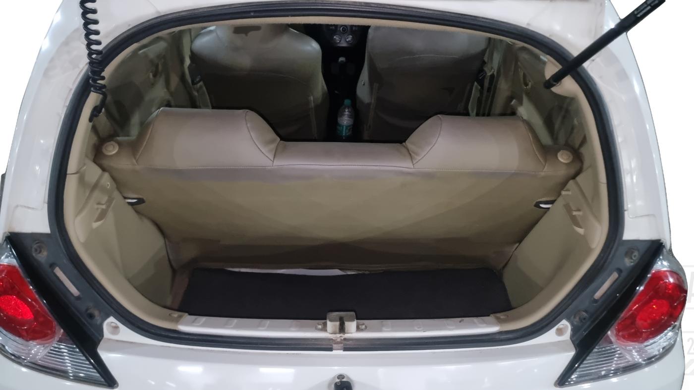 2016 Honda Brio S MT, Petrol, Manual, 52,305 km, Boot Inside