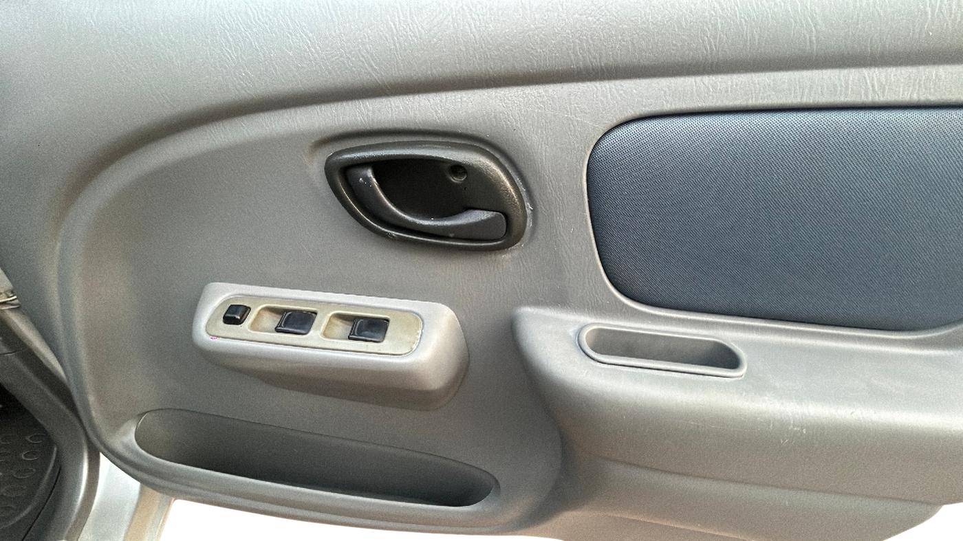 2013 Maruti Alto K10 VXI, Petrol, Manual, 72,107 km, Driver Side Door Panel Controls