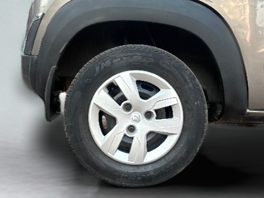 2018 Renault Kwid RXL, Petrol, Manual, 55,931 km, Right Rear Wheel