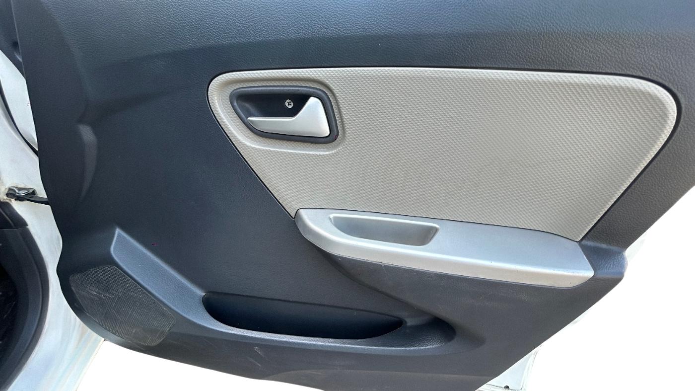 2018 Maruti Alto K10 VXI, Petrol, Manual, 38,026 km, Driver Side Door Panel Controls