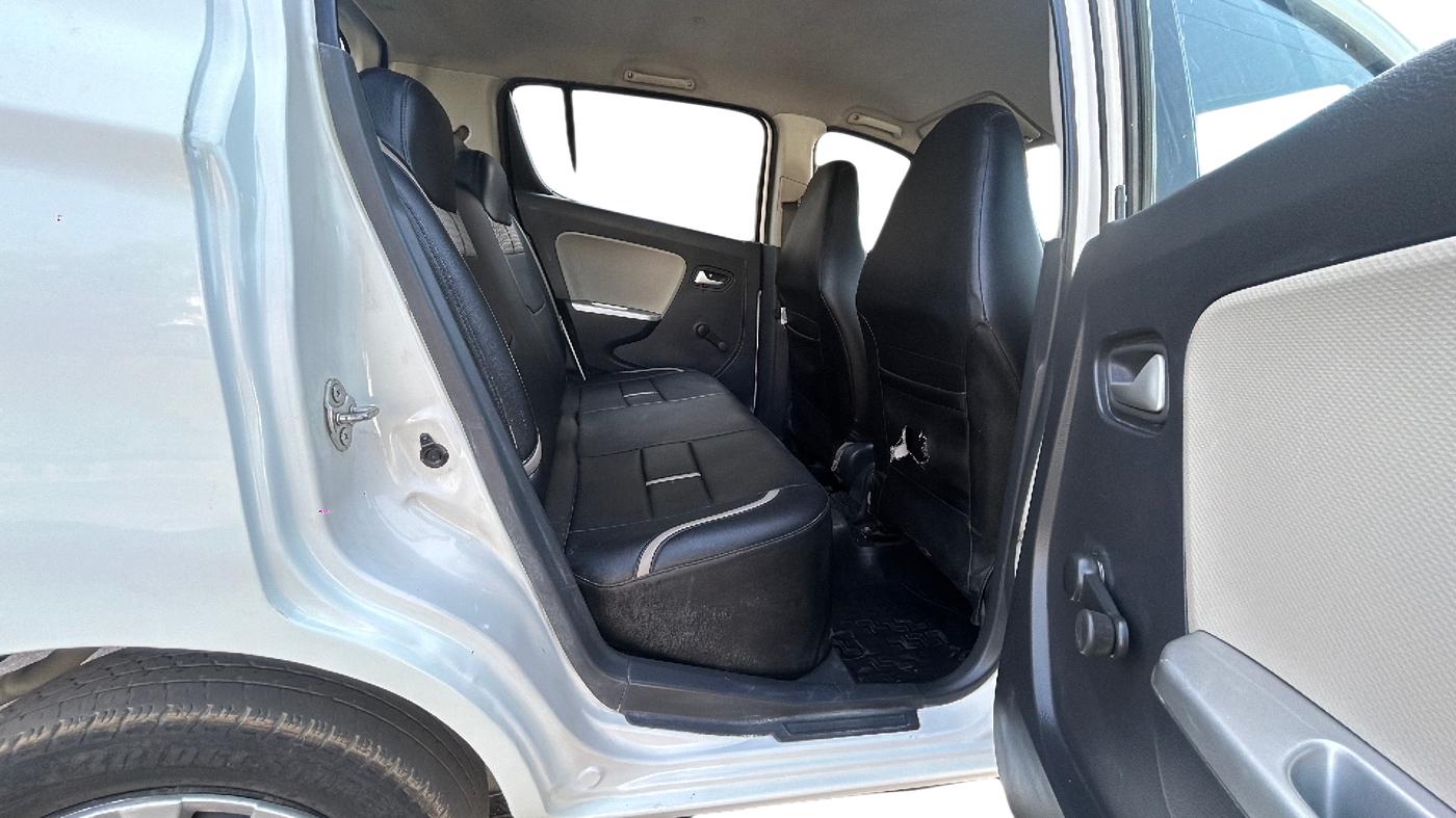2018 Maruti Alto K10 VXI, Petrol, Manual, 38,026 km, Right Side Rear Door Cabin