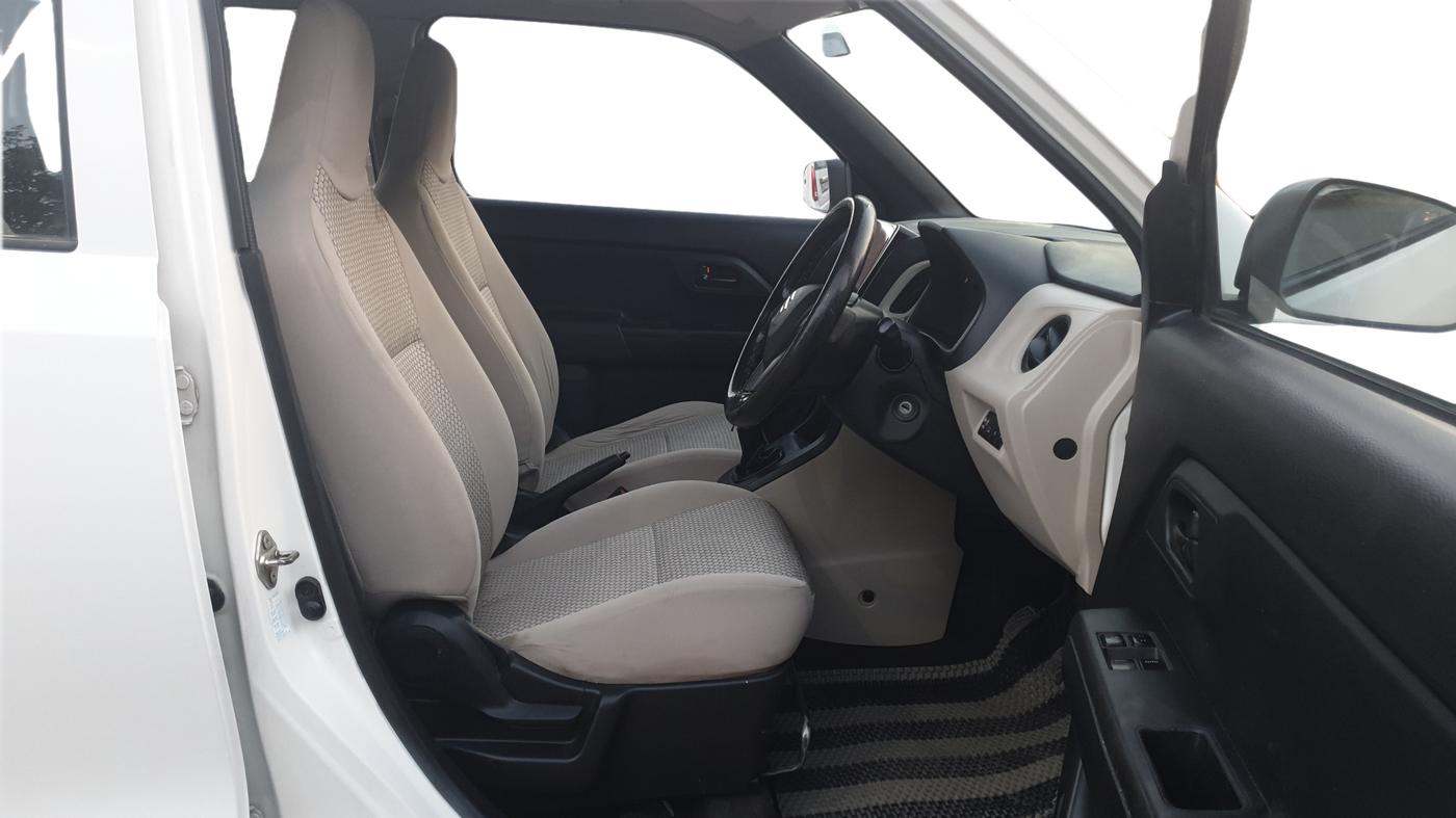 2019 Maruti New Wagon-R LXI CNG 1.0, CNG, Manual, 57,293 km, Right Side Front Door Cabin