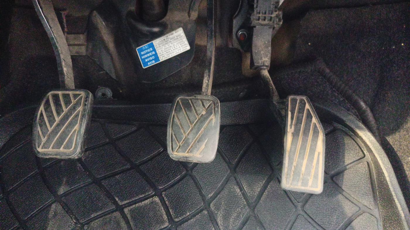 2019 Maruti Swift VDI, Diesel, Manual, 61,400 km, Pedals