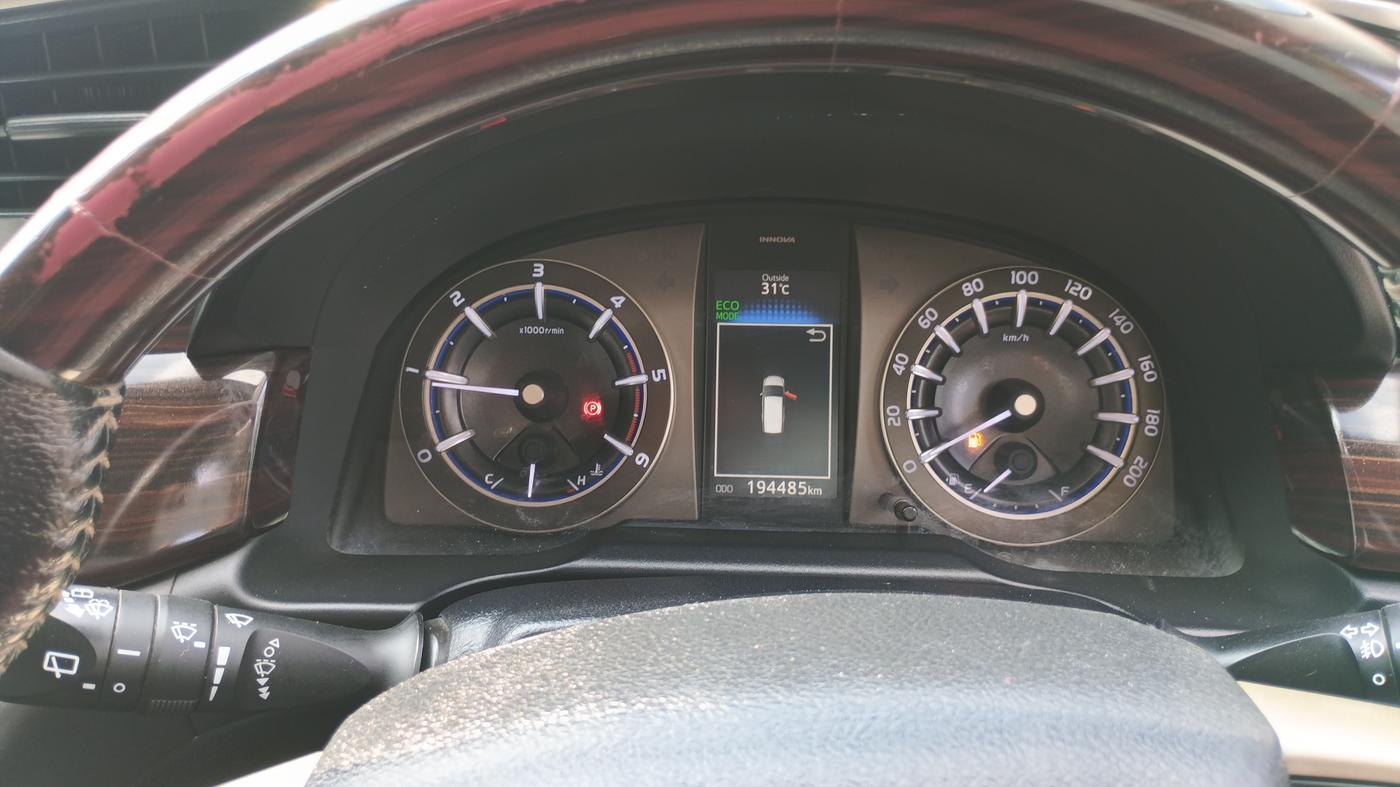 2017 Toyota Innova Crysta 2.4 ZX 7 STR, Diesel, Manual, 1,94,485 km, Odometer Image