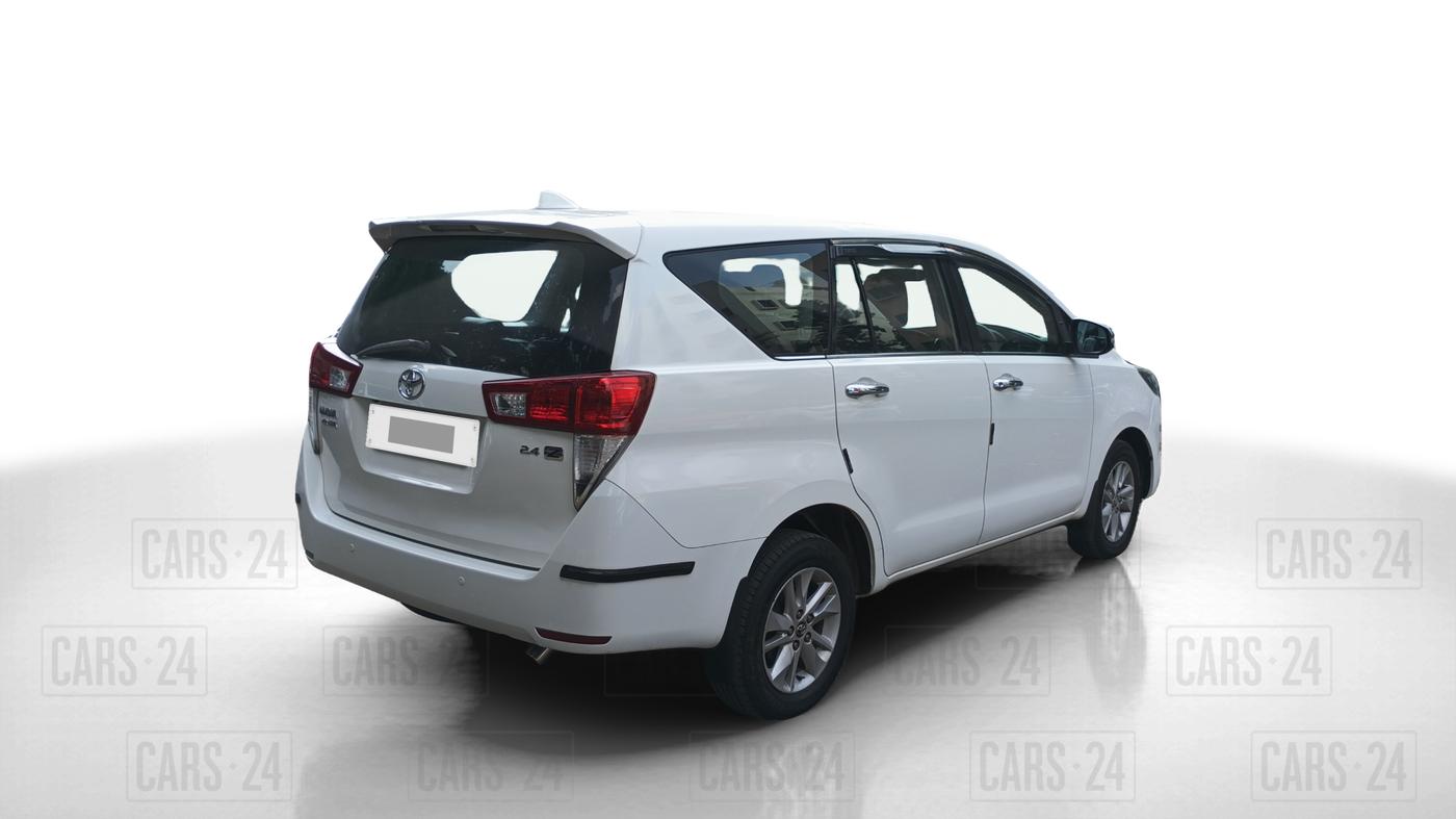 2017 Toyota Innova Crysta 2.4 ZX 7 STR, Diesel, Manual, 1,94,485 km, Right Back Diagonal