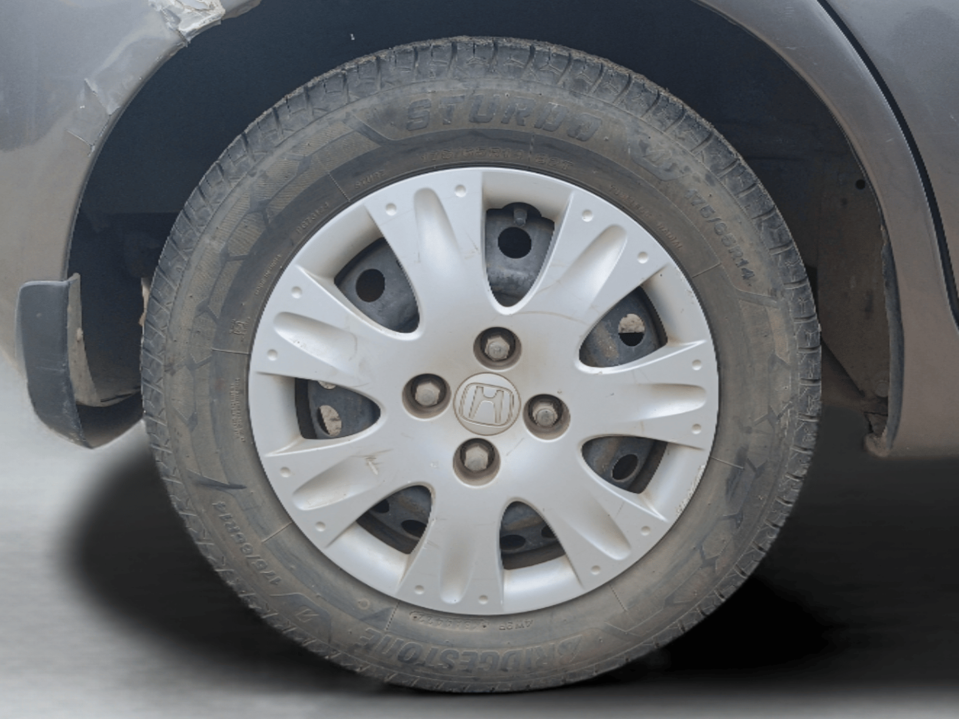 2014 Honda Brio S MT, Petrol, Manual, 1,04,080 km, Right Rear Wheel