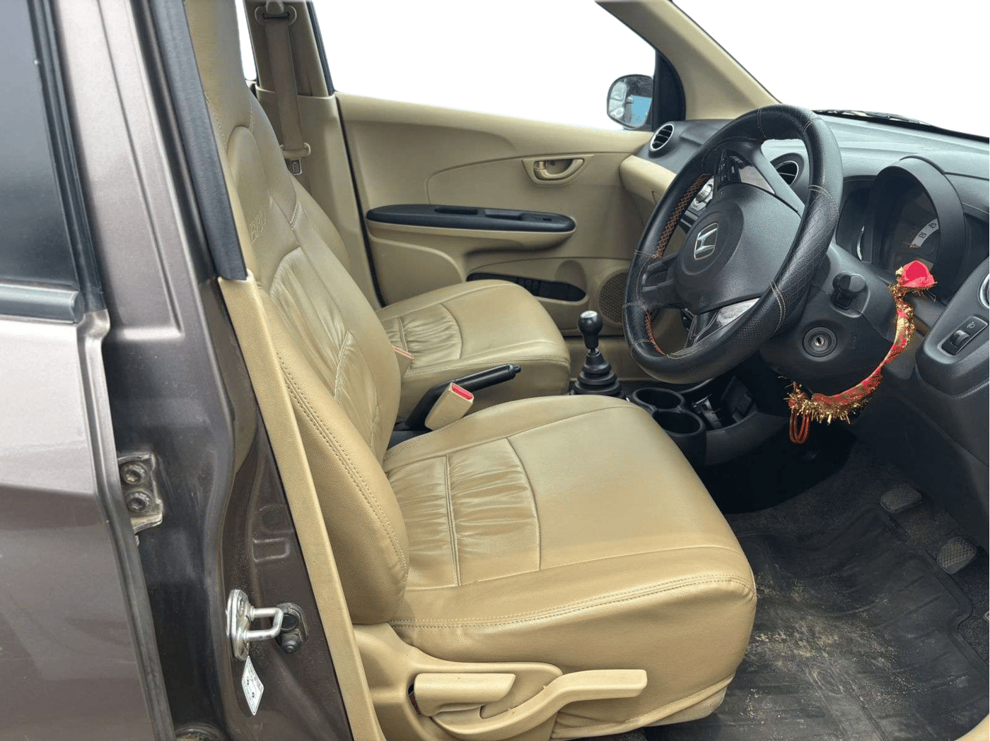 2014 Honda Brio S MT, Petrol, Manual, 1,04,080 km, Right Side Front Door Cabin