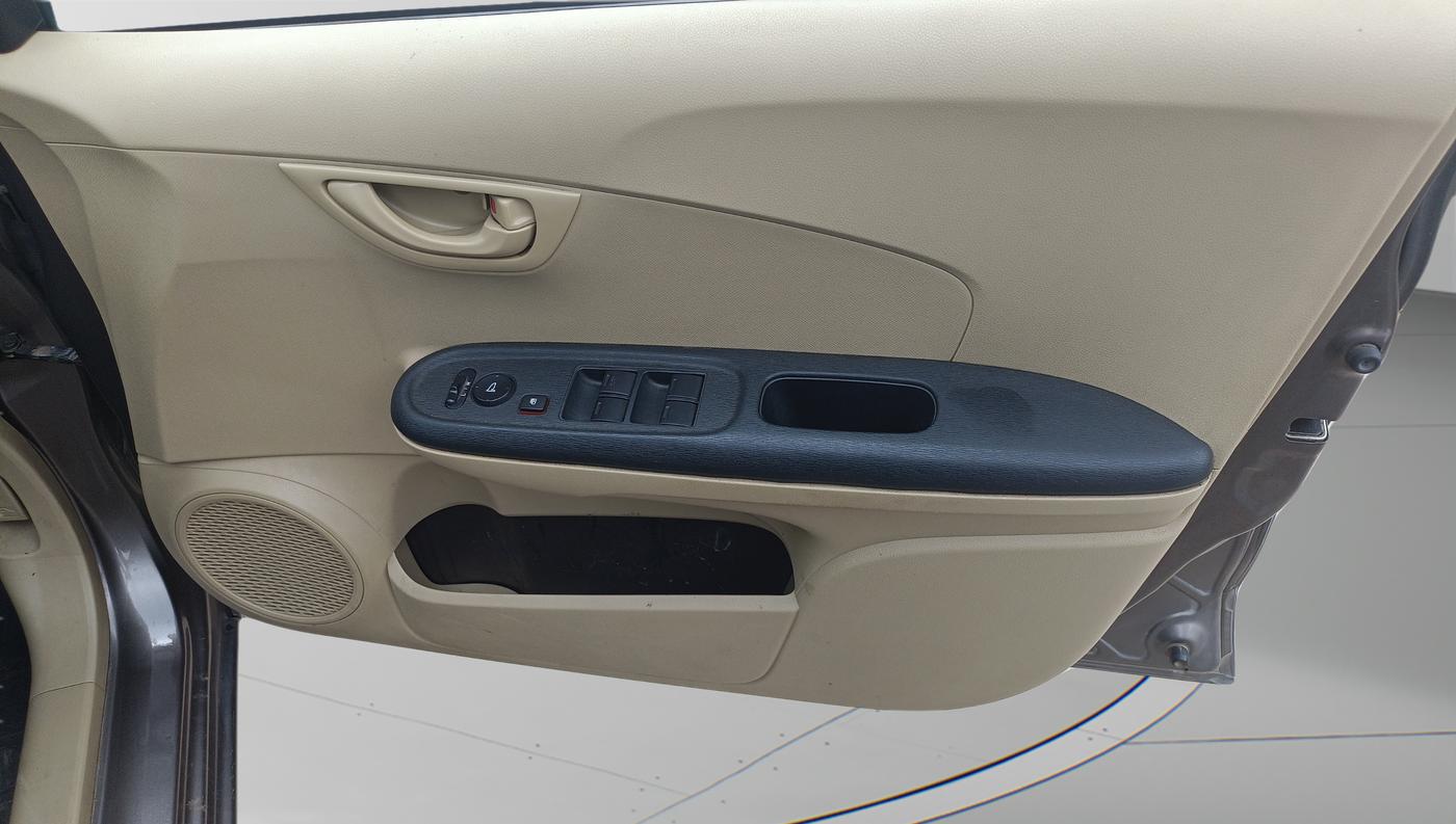 2014 Honda Brio S MT, Petrol, Manual, 1,04,080 km, Driver Side Door Panel Controls