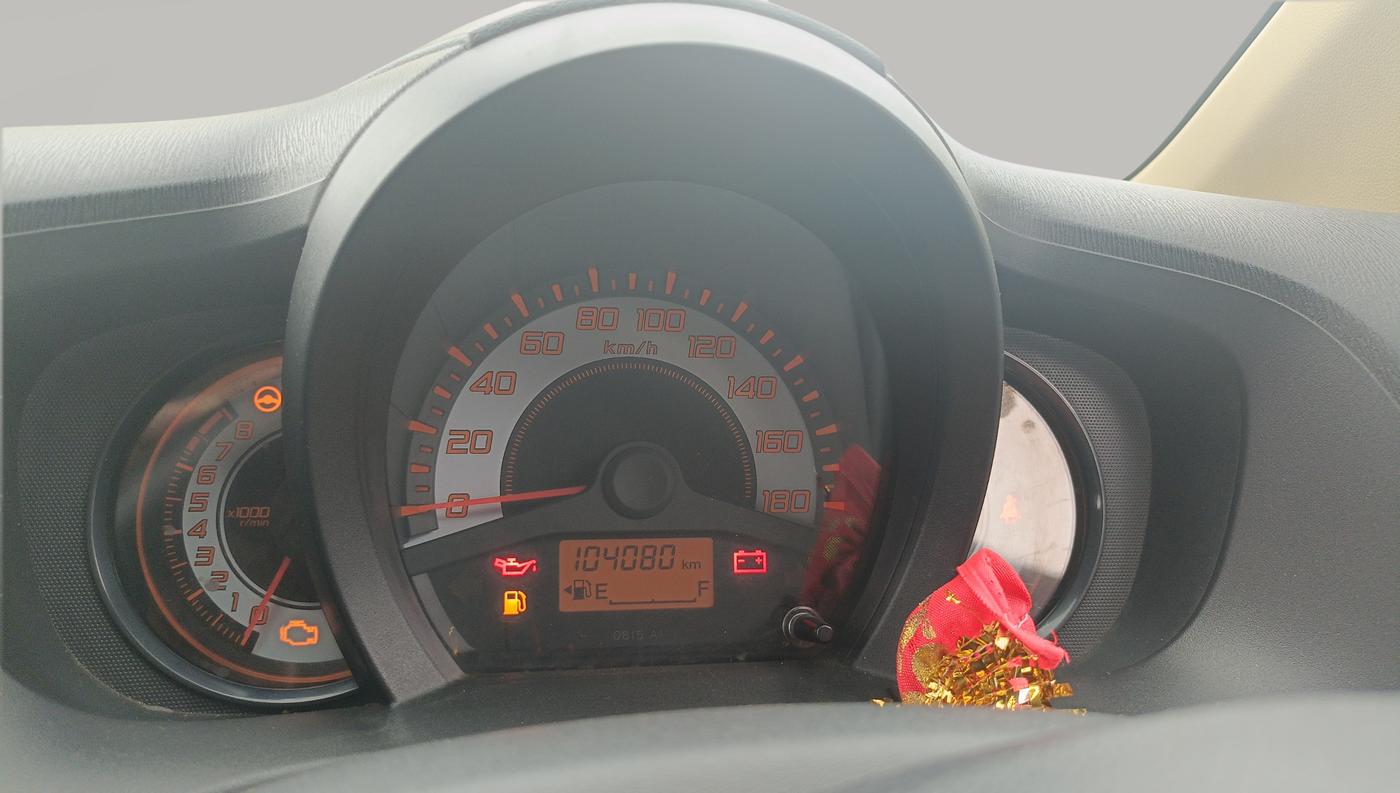 2014 Honda Brio S MT, Petrol, Manual, 1,04,080 km, Odometer Image