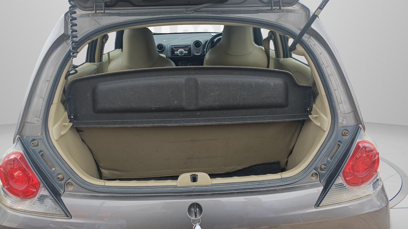 2014 Honda Brio S MT, Petrol, Manual, 1,04,080 km, Boot Inside