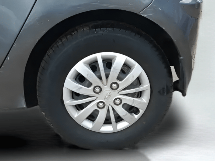2013 Hyundai i10 SPORTZ 1.2, Petrol, Manual, 1,08,337 km, Left Rear Wheel