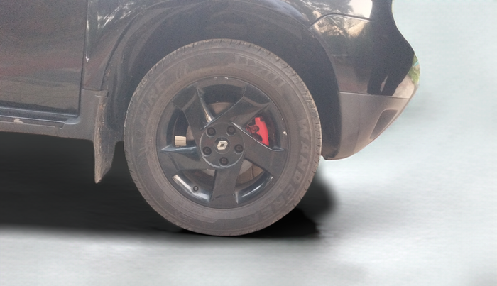 2014 Renault Duster 110 PS RXL ADVENTURE, Diesel, Manual, 1,01,200 km, Right Front Wheel