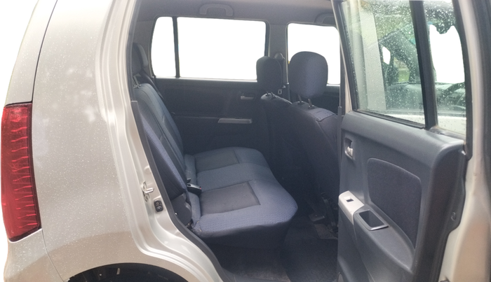 2011 Maruti Wagon R 1.0 VXI, Petrol, Manual, 73,971 km, Right Side Rear Door Cabin