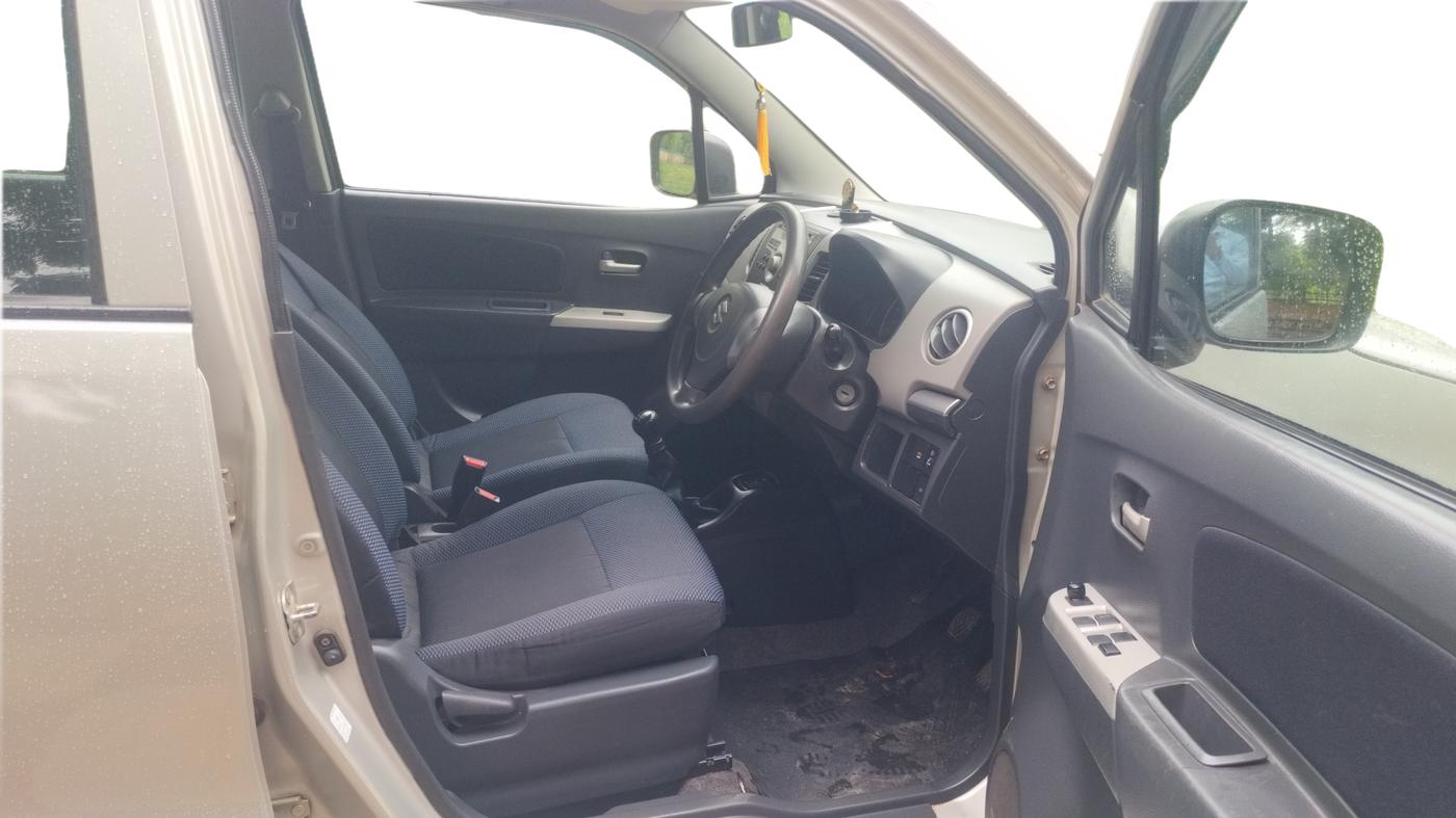 2011 Maruti Wagon R 1.0 VXI, Petrol, Manual, 73,971 km, Right Side Front Door Cabin