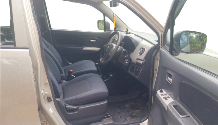 2011 Maruti Wagon R 1.0 VXI, Petrol, Manual, 73,971 km, Right Side Front Door Cabin