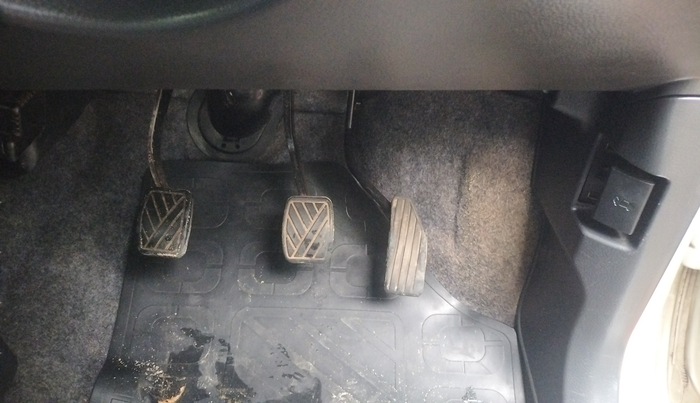 2011 Maruti Wagon R 1.0 VXI, Petrol, Manual, 73,971 km, Pedals