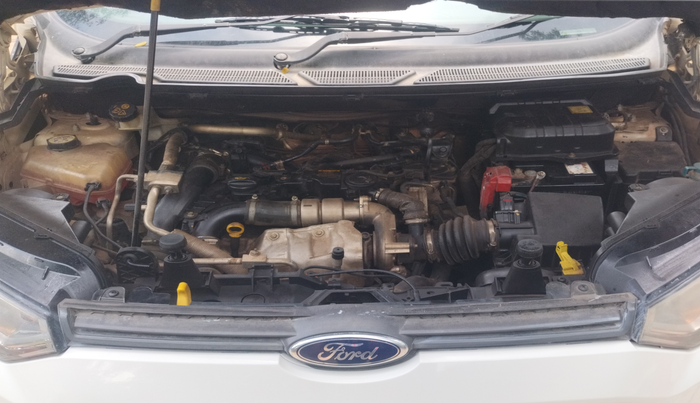 2015 Ford Ecosport AMBIENTE 1.5L DIESEL, Diesel, Manual, 1,49,606 km, Open Bonnet