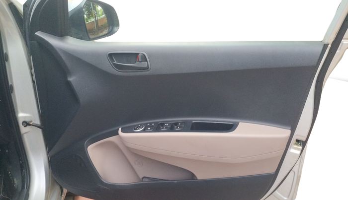 2018 Hyundai Grand i10 MAGNA 1.2 KAPPA VTVT, Petrol, Manual, 22,350 km, Driver Side Door Panel Controls
