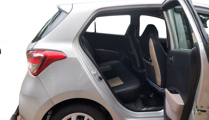 2018 Hyundai Grand i10 MAGNA 1.2 KAPPA VTVT, Petrol, Manual, 22,350 km, Right Side Rear Door Cabin