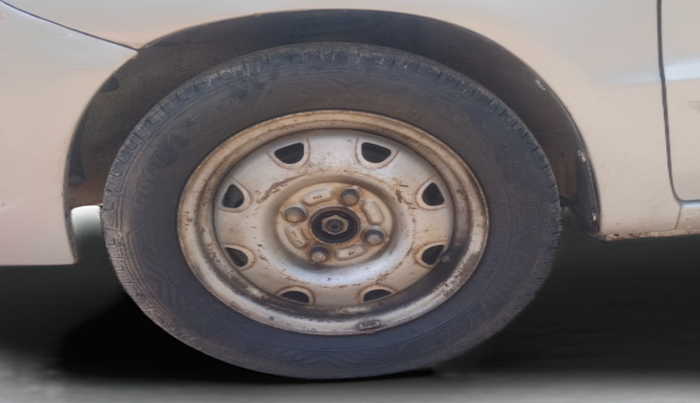 2010 Maruti Zen Estilo LXI, Petrol, Manual, 75,670 km, Left Front Wheel