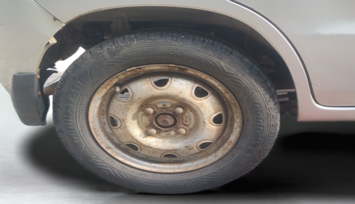 2010 Maruti Zen Estilo LXI, Petrol, Manual, 75,670 km, Right Rear Wheel