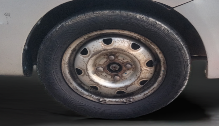 2010 Maruti Zen Estilo LXI, Petrol, Manual, 75,670 km, Right Front Wheel