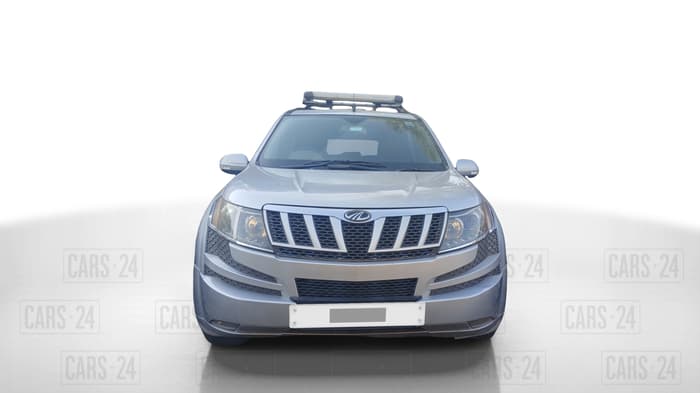 2015 Mahindra XUV500 W4, Diesel, Manual, 1,10,000 km, Front