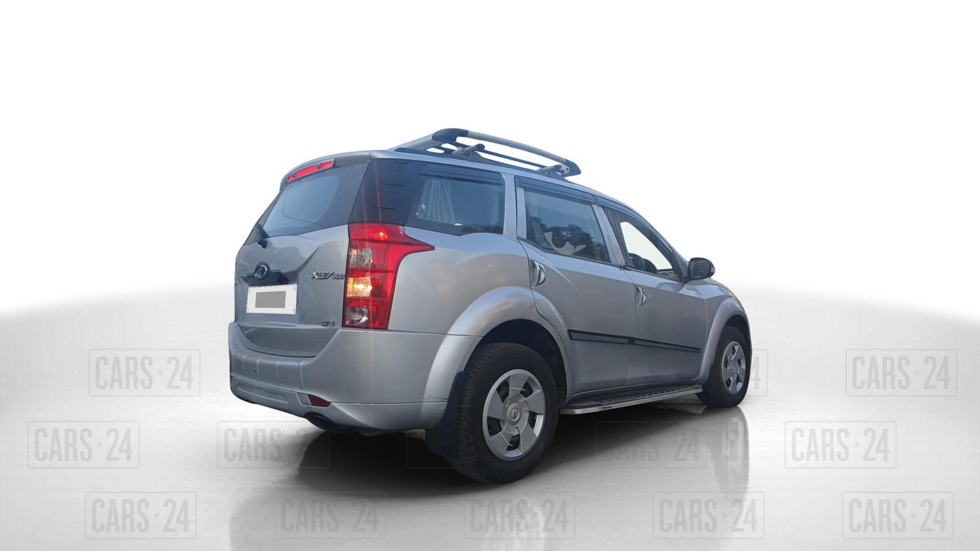 2015 Mahindra XUV500 W4, Diesel, Manual, 1,10,000 km, Right Back Diagonal