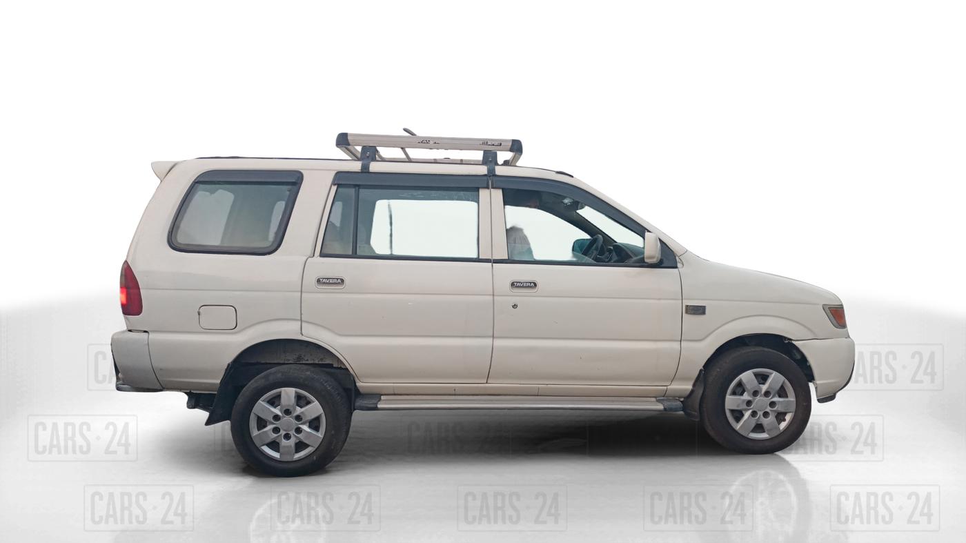 2012 Chevrolet Tavera NEO 3 LS R 10 STR BS IV, Diesel, Manual, 1,20,500 km, Right Side View