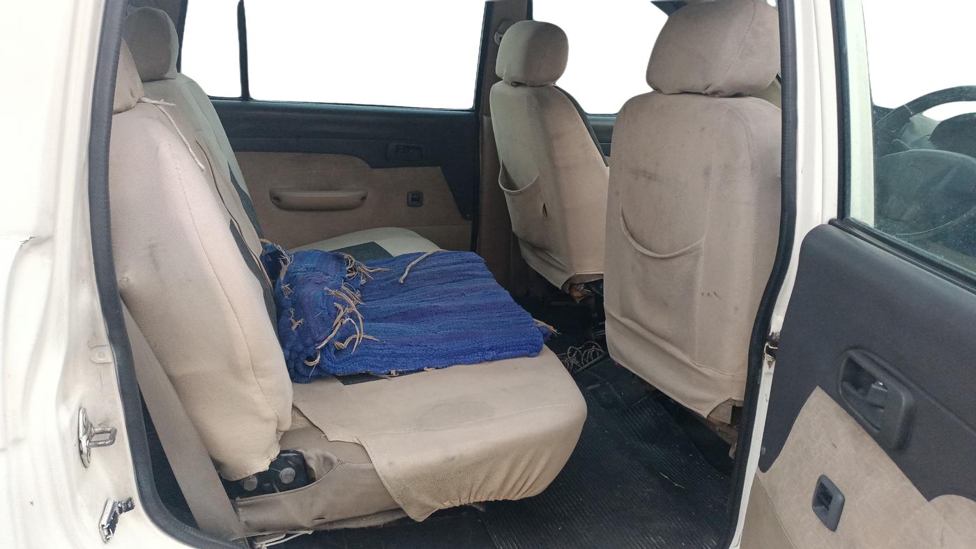 2012 Chevrolet Tavera NEO 3 LS R 10 STR BS IV, Diesel, Manual, 1,20,500 km, Right Side Rear Door Cabin