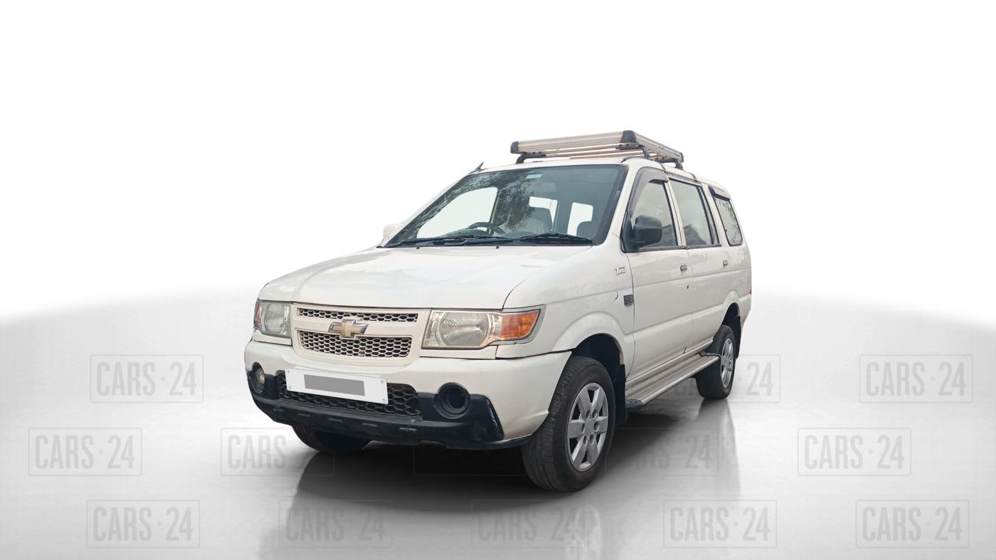 2012 Chevrolet Tavera NEO 3 LS R 10 STR BS IV, Diesel, Manual, 1,20,500 km, Left Front Diagonal