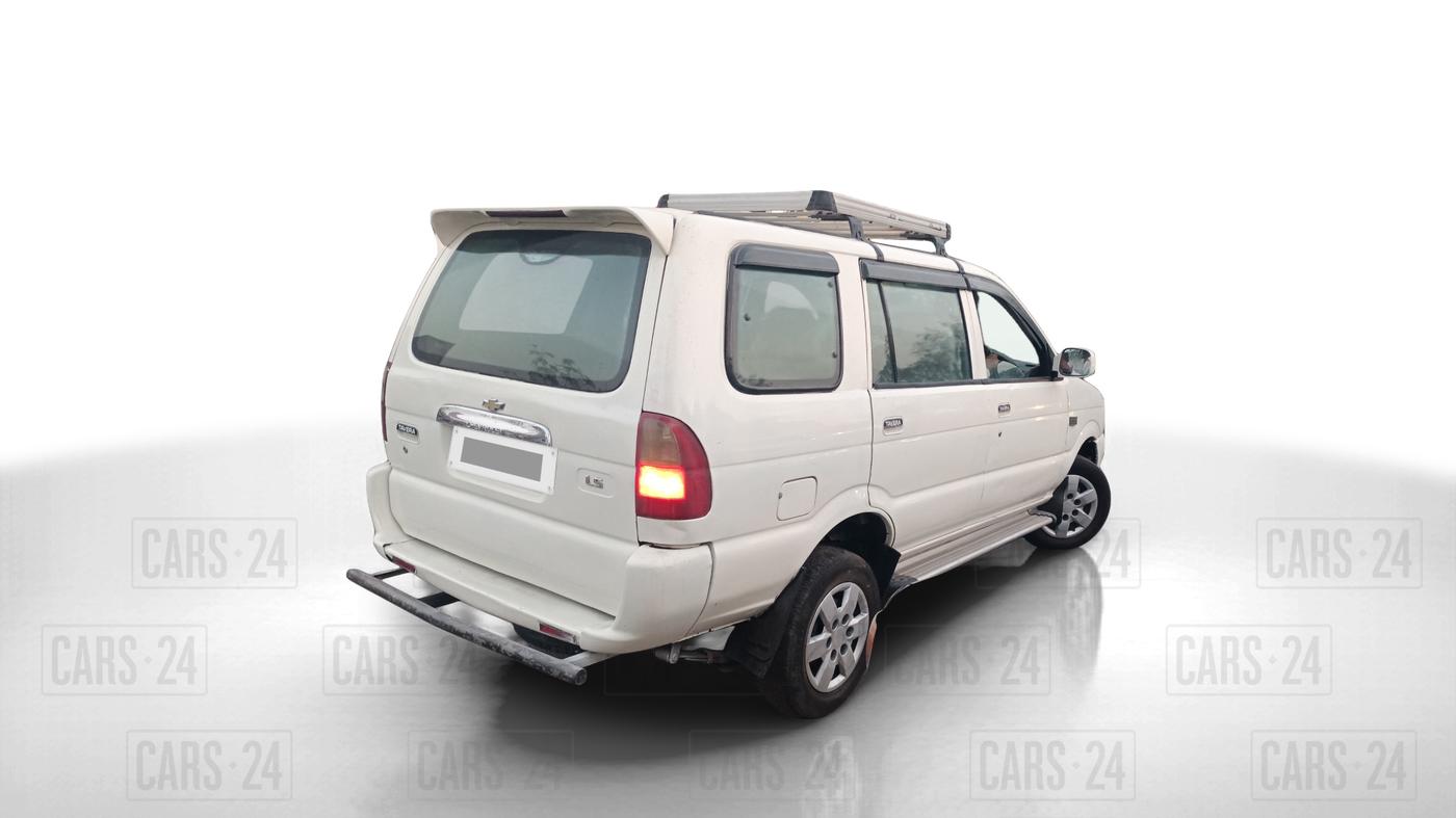 2012 Chevrolet Tavera NEO 3 LS R 10 STR BS IV, Diesel, Manual, 1,20,500 km, Right Back Diagonal
