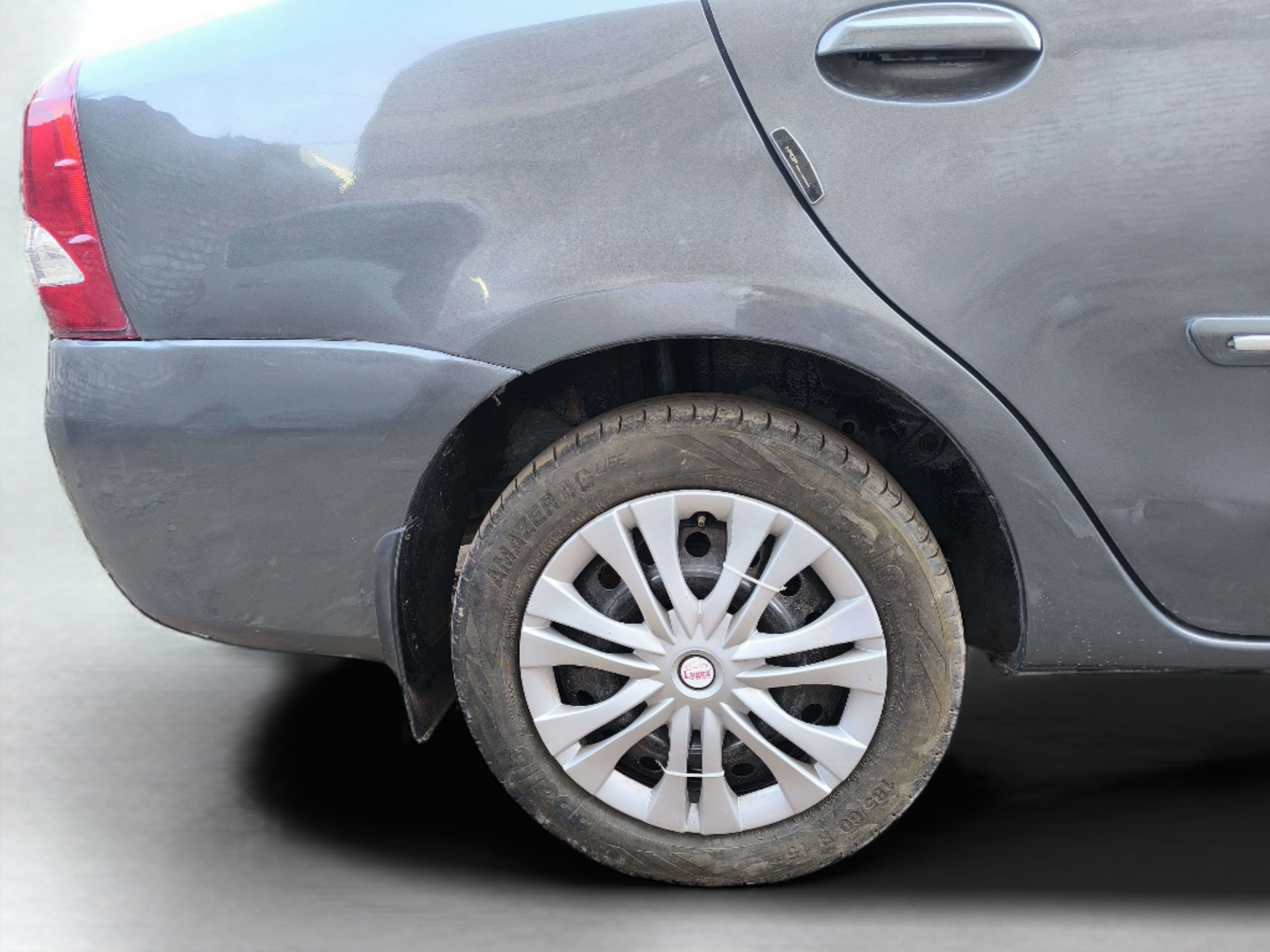 2013 Toyota Etios GD, Diesel, Manual, 92,197 km, Right Rear Wheel