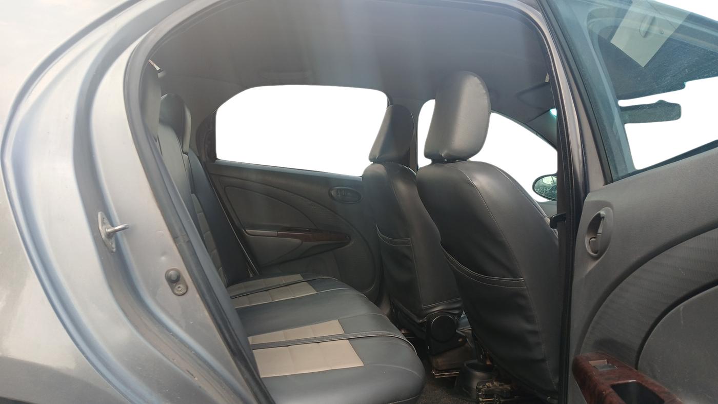 2013 Toyota Etios GD, Diesel, Manual, 92,197 km, Right Side Rear Door Cabin